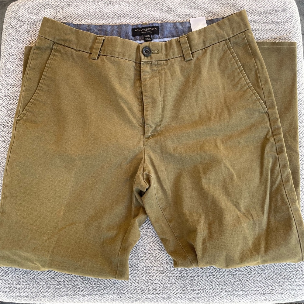 Banana Republic Men's Khaki Chino Pants